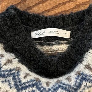 Woolrich Women's Charcoal and Cream Sweater